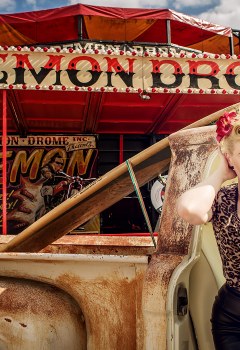 pin-ups_and_cars_014