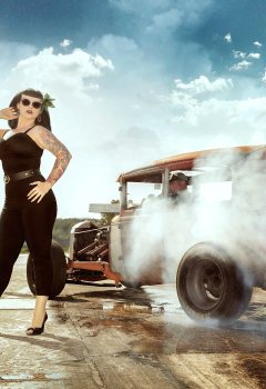 pin-ups_and_cars_032