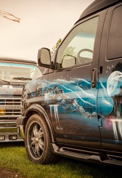 vanroundup_2014-2017_001